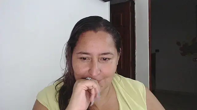 Snapshot of VioletBruces chatting on 12-05-25, 12:41 VioletBruces online show from 12-05-25, 12:41