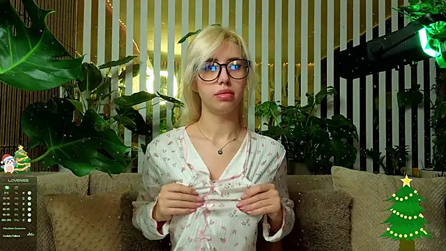 Snapshot of FlowweerGirl chatting on 01-06-26, 10:01 FlowweerGirl online show from 01-06-26, 10:01