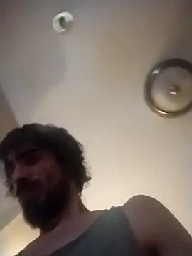 Snapshot of bigjohnson2914 chatting on 04-11-26, 05:28 bigjohnson2914 online show from 04-11-26, 05:28