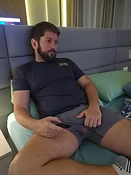 Snapshot of RipMyUnderwear chatting on 06-15-26, 01:24 RipMyUnderwear online show from 06-15-26, 01:24