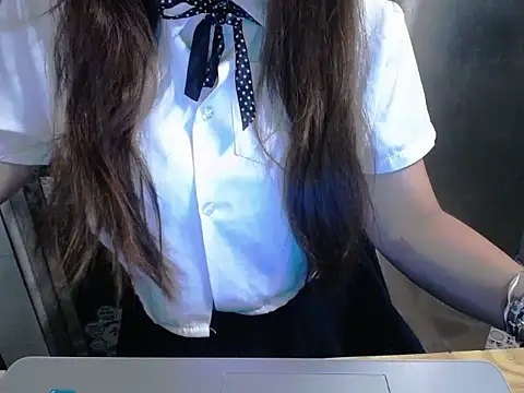 Snapshot of maian_love chatting on 05-24-26, 06:57 maian love online show from 05-24-26, 06:57
