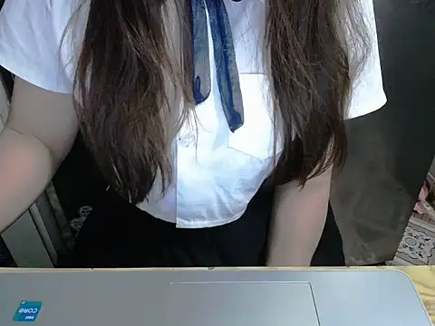Snapshot of maian_love chatting on 05-28-26, 07:33 maian love online show from 05-28-26, 07:33