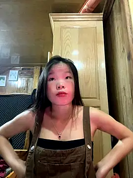 Snapshot of Heni-a chatting on 12-03-25, 09:40 Heni-a online show from 12-03-25, 09:40