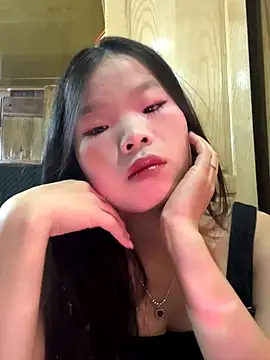 Snapshot of Heni-a chatting on 12-05-25, 06:33 Heni-a online show from 12-05-25, 06:33