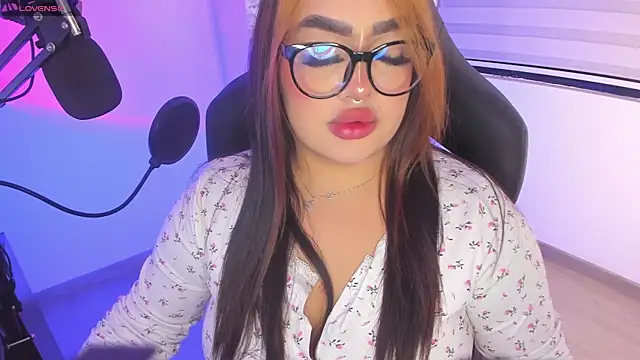 Snapshot of asheryn chatting on 02-11-26, 01:43 asheryn online show from 02-11-26, 01:43