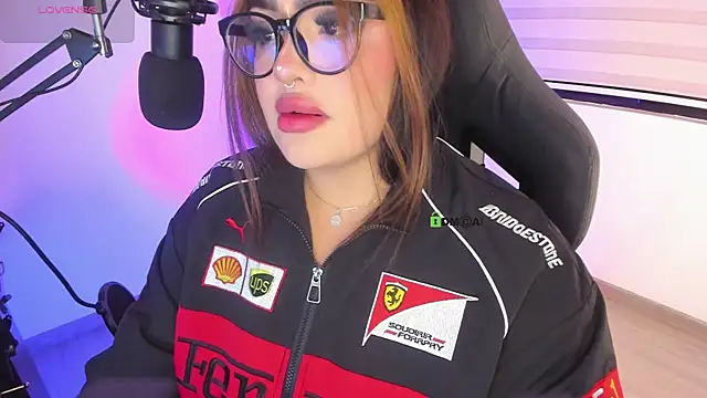 Snapshot of asheryn chatting on 02-14-26, 12:18 asheryn online show from 02-14-26, 12:18