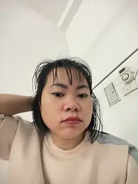 Snapshot of Chew_candy chatting on 12-16-25, 01:54 Chew candy online show from 12-16-25, 01:54