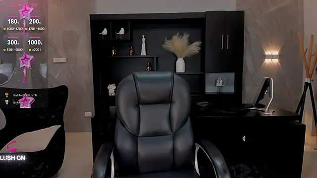 Snapshot of ChloeManson chatting on 12-13-24, 11:39 ChloeManson online show from 12-13-24, 11:39