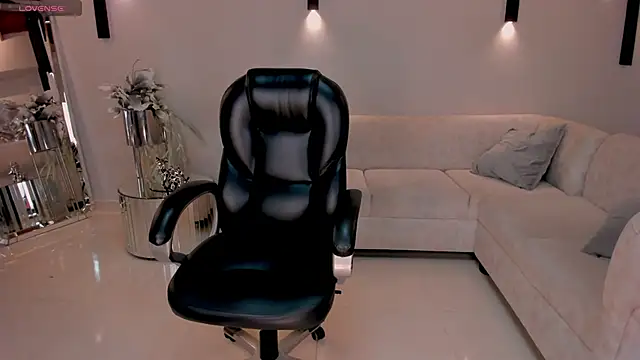 Snapshot of ChloeManson chatting on 02-13-25, 08:55 ChloeManson online show from 02-13-25, 08:55