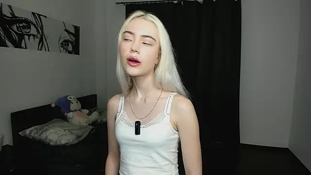 Snapshot of GoldCurve chatting on 12-05-25, 09:40 GoldCurve online show from 12-05-25, 09:40