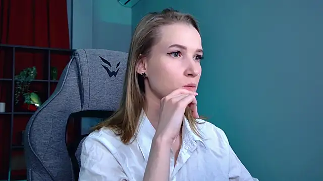 Megan Rodgers online show from 04-07-26, 05:35