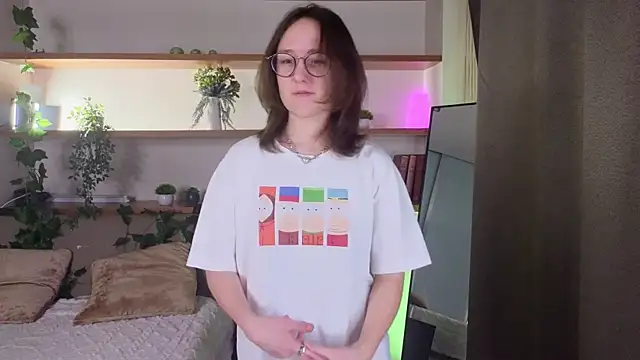 Snapshot of ChongFefer chatting on 12-15-25, 01:43 ChongFefer online show from 12-15-25, 01:43