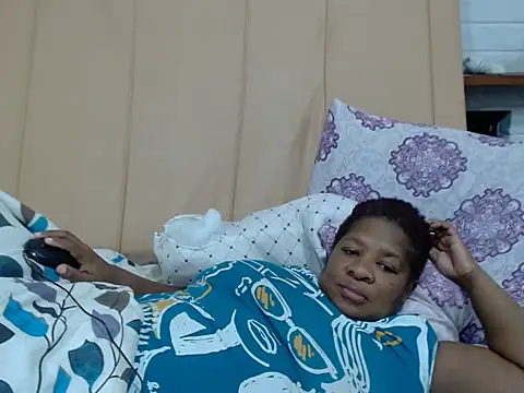 Snapshot of AfricanQueenxx25 chatting on 12-14-25, 02:00 AfricanQueenxx25 online show from 12-14-25, 02:00