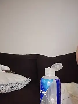 Snapshot of Bonnie-And-Clyde666 chatting on 12-17-25, 11:55 Bonnie-And-Clyde666 online show from 12-17-25, 11:55