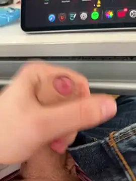 hannes256102 online show from 04-18-26, 03:05