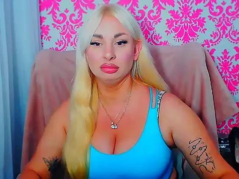 Snapshot of LuxuriaGoddess chatting on 07-23-26, 07:45 LuxuriaGoddess online show from 07-23-26, 07:45