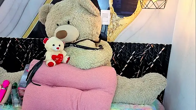 Snapshot of VioletaSweett1 chatting on 07-23-26, 08:51 VioletaSweett1 online show from 07-23-26, 08:51