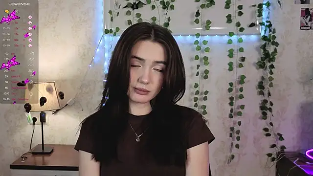 Snapshot of RenownedMister chatting on 12-04-25, 06:38 RenownedMister online show from 12-04-25, 06:38