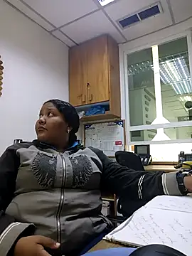 Snapshot of VaneandRossy chatting on 02-13-26, 11:39 VaneandRossy online show from 02-13-26, 11:39