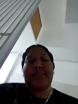 Snapshot of VaneandRossy chatting on 02-25-26, 02:10 VaneandRossy online show from 02-25-26, 02:10