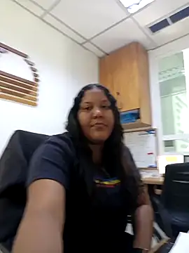 Snapshot of VaneandRossy chatting on 03-08-26, 02:21 VaneandRossy online show from 03-08-26, 02:21