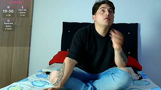 Snapshot of ethan__01 chatting on 12-05-25, 05:42 ethan 01 online show from 12-05-25, 05:42