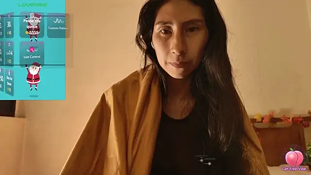 Snapshot of MoonLipsON- chatting on 12-16-25, 03:33 MoonLipsON- online show from 12-16-25, 03:33