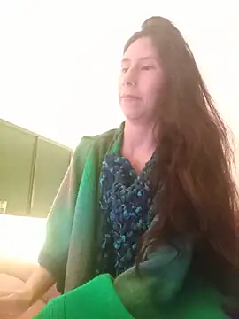 Snapshot of MoonLipsON- chatting on 06-19-26, 04:06 MoonLipsON- online show from 06-19-26, 04:06