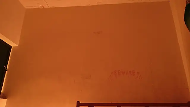 Snapshot of MoonLipsON- chatting on 06-20-26, 04:04 MoonLipsON- online show from 06-20-26, 04:04