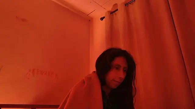 Snapshot of MoonLipsON- chatting on 07-04-26, 03:35 MoonLipsON- online show from 07-04-26, 03:35
