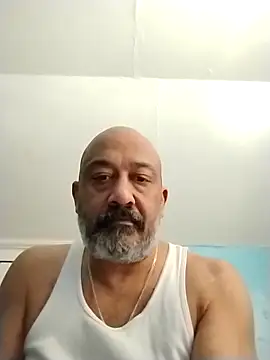 Snapshot of coach7823 chatting on 12-05-25, 05:09 coach7823 online show from 12-05-25, 05:09