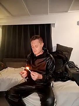 Snapshot of jefflatex45 chatting on 05-10-26, 10:59 jefflatex45 online show from 05-10-26, 10:59