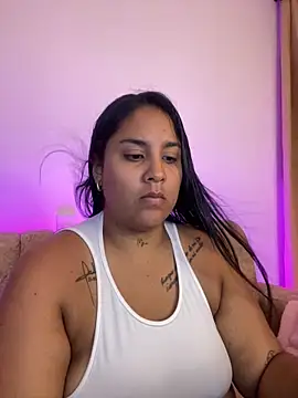 Snapshot of YenthCorona chatting on 05-25-26, 03:12 YenthCorona online show from 05-25-26, 03:12