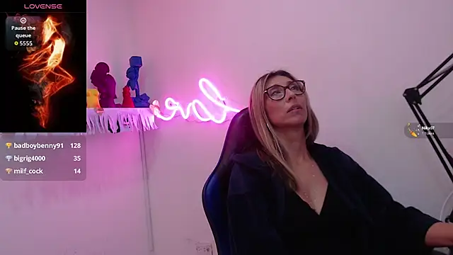 Snapshot of Scarlett_079 chatting on 01-05-26, 05:27 Scarlett 079 online show from 01-05-26, 05:27