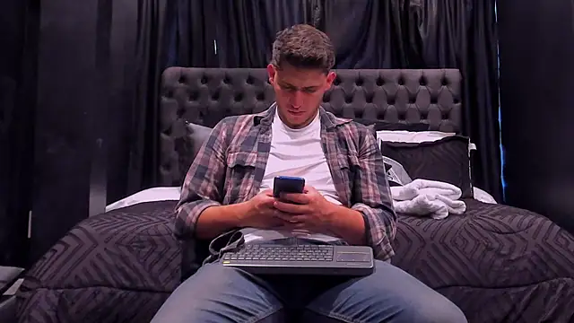 big  friends online show from 04-07-26, 07:25