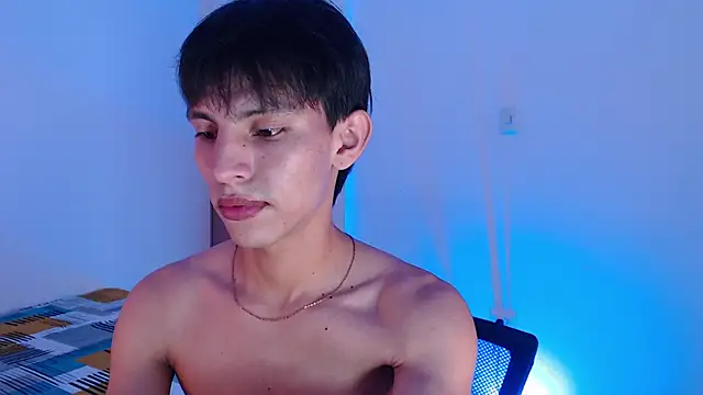 andrew courtzz online show from 04-12-26, 05:40