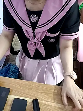 Snapshot of _MyNa_ chatting on 12-19-25, 02:24 MyNa online show from 12-19-25, 02:24