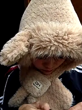 Snapshot of candy-bobo chatting on 12-17-25, 04:18 candy-bobo online show from 12-17-25, 04:18