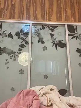 Snapshot of bibi347127 chatting on 02-01-26, 01:15 bibi347127 online show from 02-01-26, 01:15