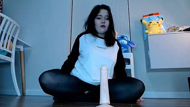 minji snow online show from 04-10-26, 04:12