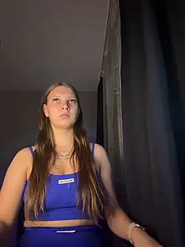 Snapshot of nelli_lux_ chatting on 12-15-25, 04:28 nelli lux online show from 12-15-25, 04:28