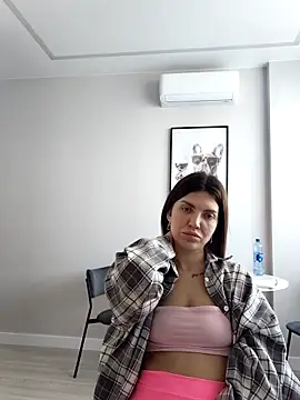 Snapshot of Zona52 chatting on 12-14-25, 08:09 Zona52 online show from 12-14-25, 08:09