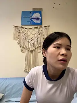 Snapshot of TIngT123 chatting on 12-04-25, 02:37 TIngT123 online show from 12-04-25, 02:37