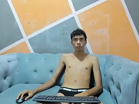 Snapshot of noah_pierce chatting on 12-16-25, 01:43 noah pierce online show from 12-16-25, 01:43