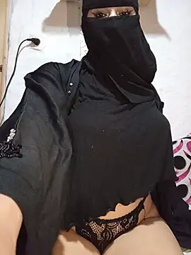 Snapshot of -Batta- chatting on 07-15-26, 08:47 -Batta- online show from 07-15-26, 08:47