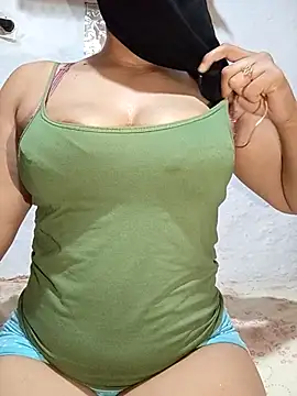 Snapshot of -Batta- chatting on 07-20-26, 05:59 -Batta- online show from 07-20-26, 05:59