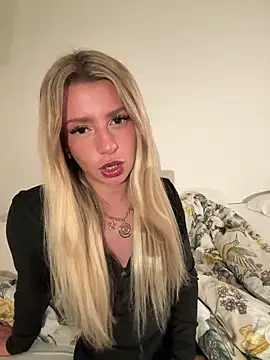 Snapshot of lilavv chatting on 02-27-26, 07:25 lilavv online show from 02-27-26, 07:25