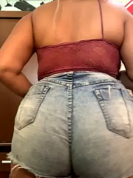 Snapshot of CorujinhaSafada chatting on 12-16-25, 11:48 CorujinhaSafada online show from 12-16-25, 11:48