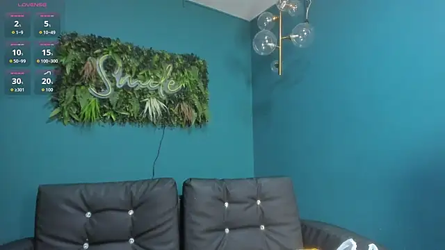 ZiaCooper  online show from 12-15-25, 12:20