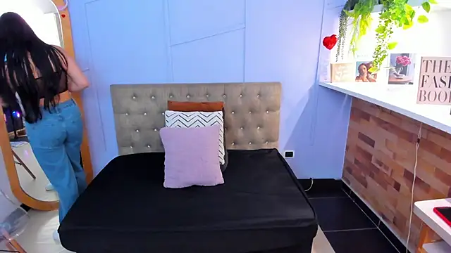 maiterivas online show from 12-15-25, 08:02